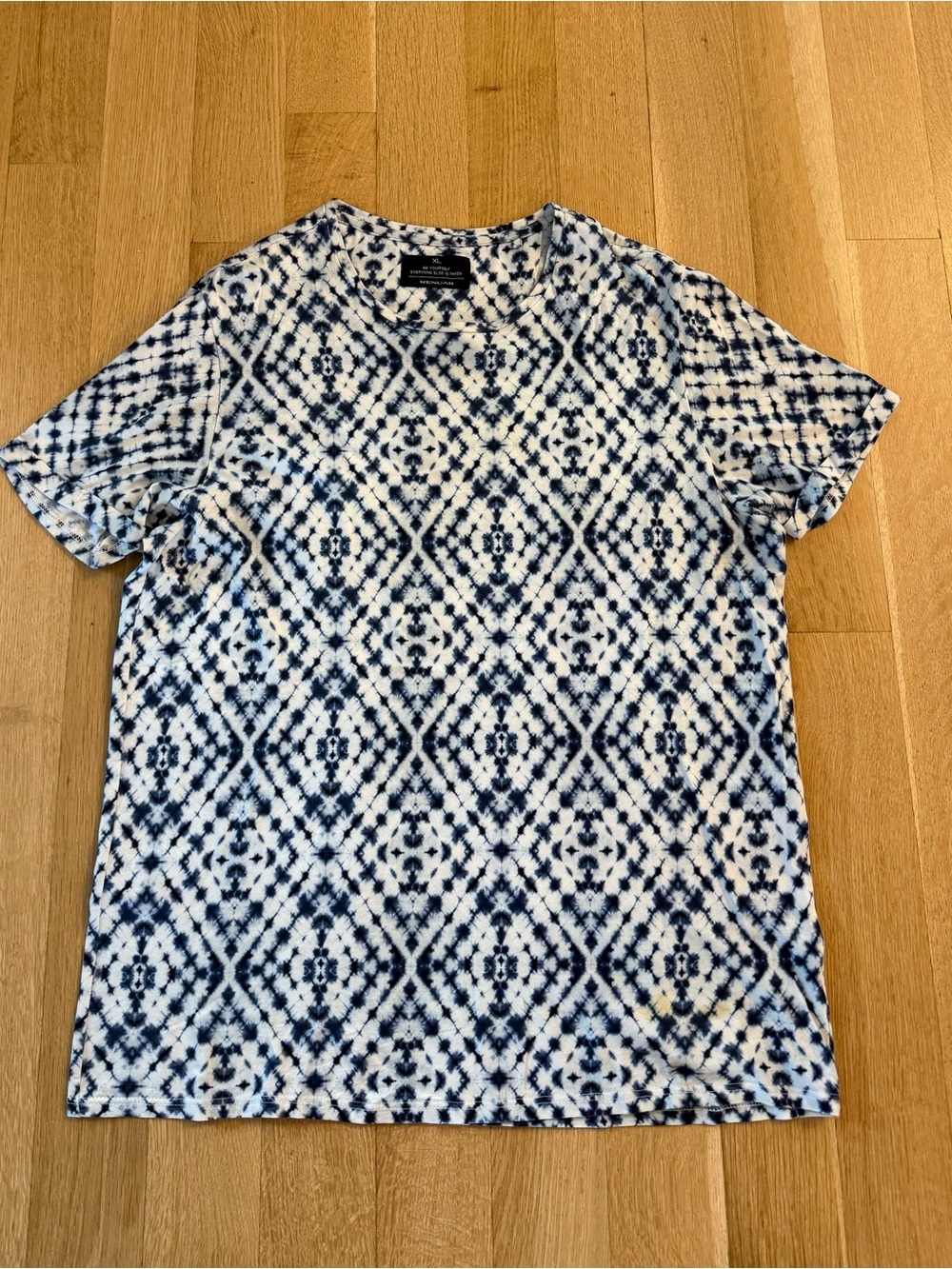 Renuar Navy and White Geometric Short-Sleeve Tee